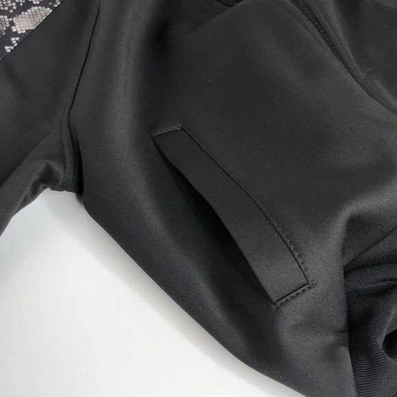 NEW Pam & Gela Jacket Women’s Size Small Snake/Boa Stripe Cropped Track Sporty - Picture 10 of 16